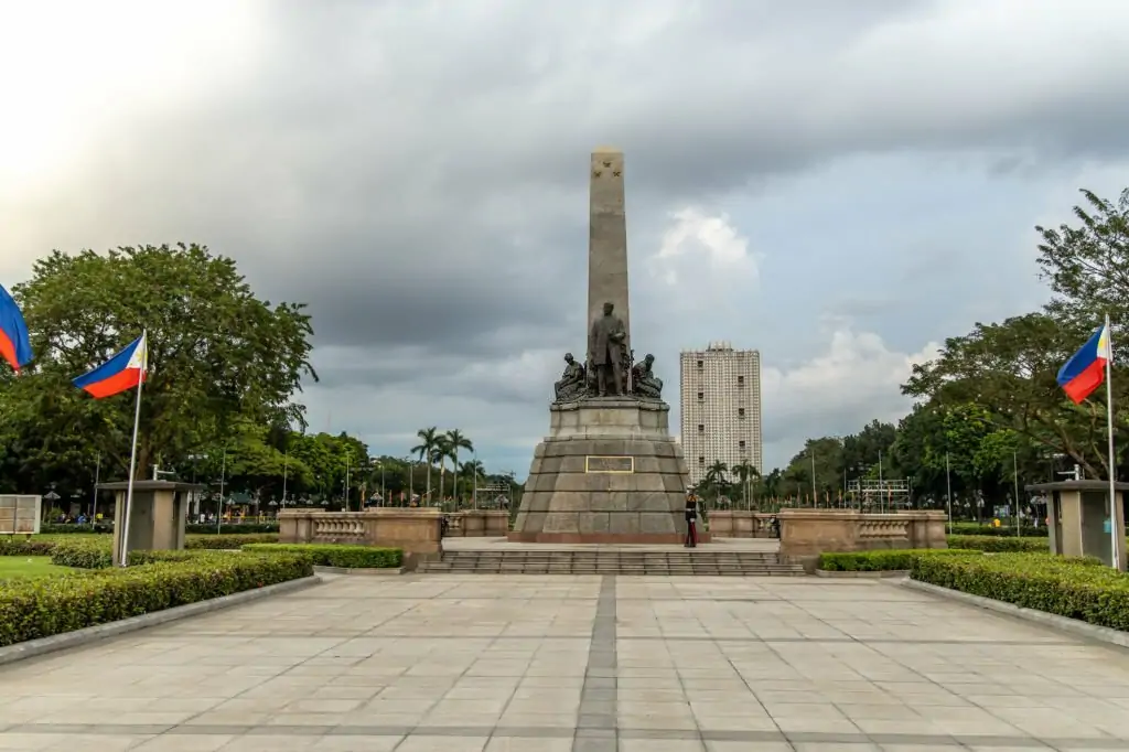 DAY 1	Arrival in Manila
