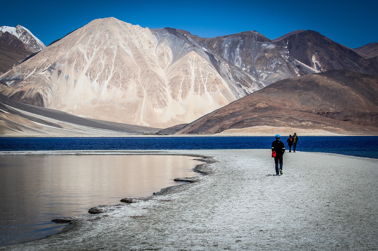 Day 6: Drive to Pangong Lake